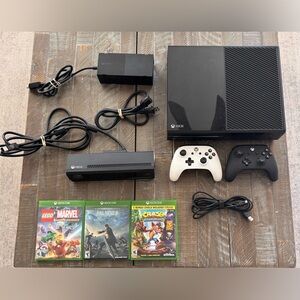Xbox Gaming Console Bundle - Black and White
